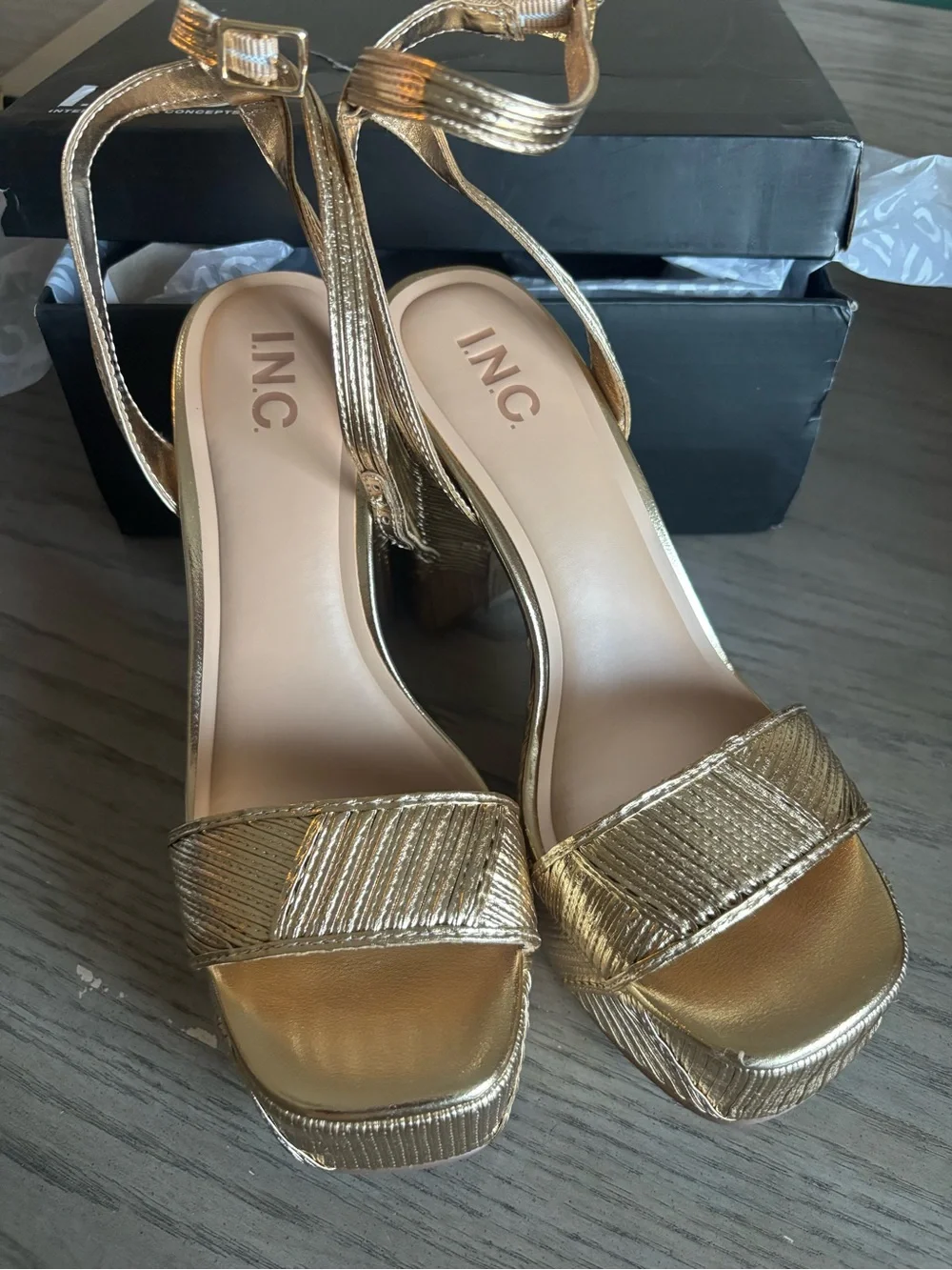 INC International Concepts Metallic Gold Platform Block Heel Sandals size 9.5